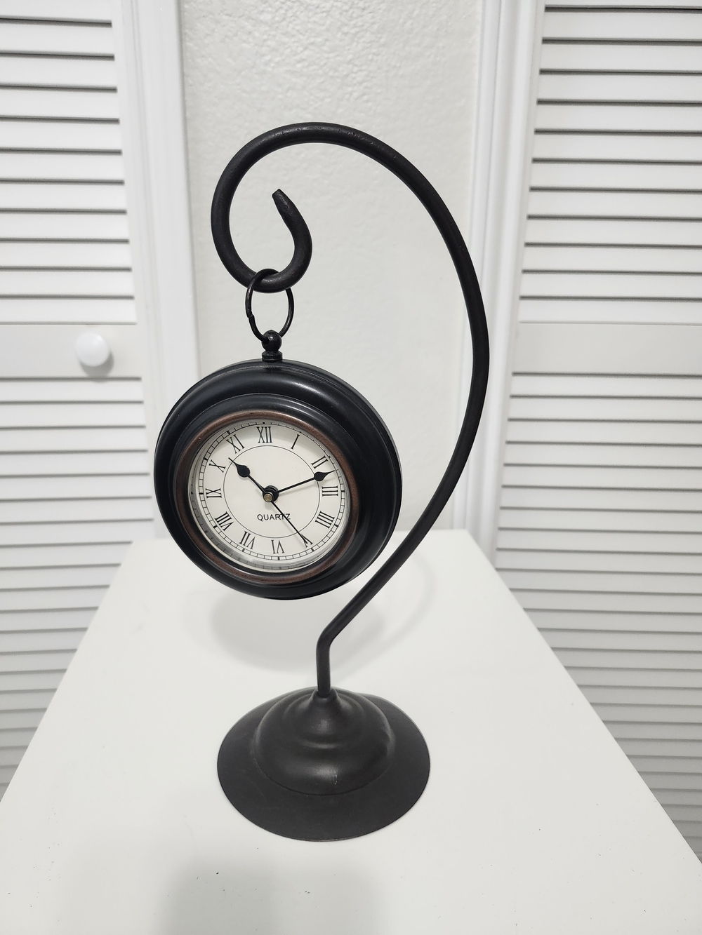 Vintage-Inspired Black Hanging Table Clock - Timeless Accent